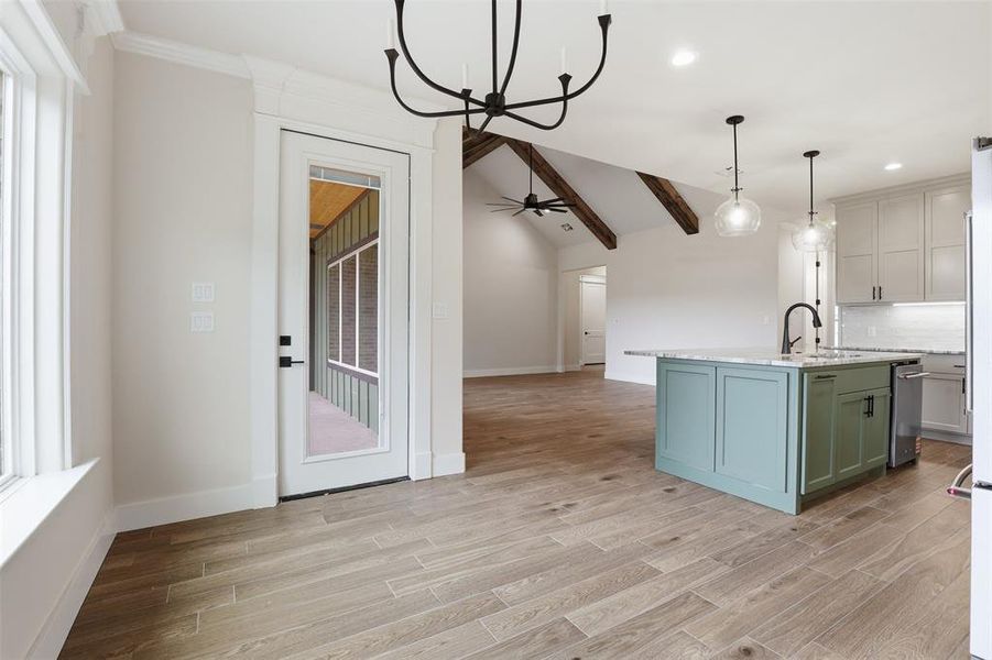 Spacious, unfurnished interior of a new home in , Granbury (Image 16).