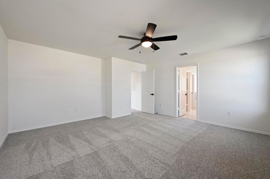 Spacious, unfurnished interior of a new home in Creekside at Estancia, Austin (Image 29).