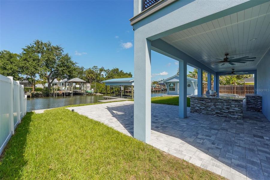 Exterior details and patio area of a home in , Tampa (Image 3).