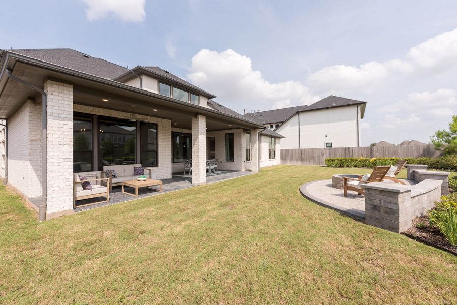 Representative exterior details of a home built from the Bogata by Tri Pointe Homes in Harvest Green, Richmond (Image 28).