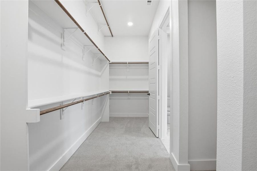 Spacious, unfurnished interior of a new home in Talon Hills, Fort Worth (Image 22).