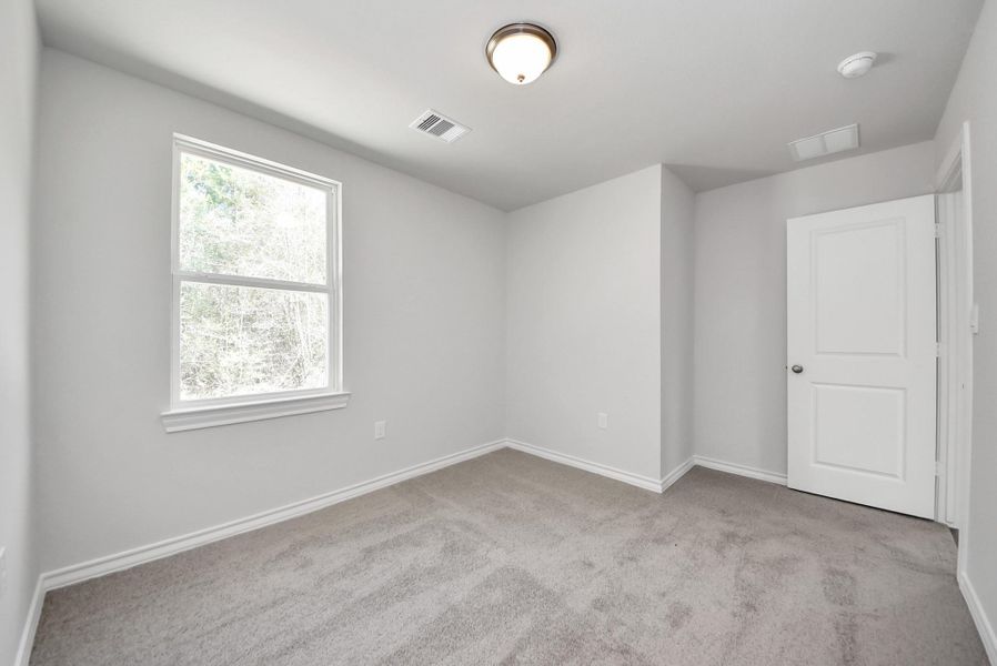 Spacious, unfurnished interior of a new home in Santa Fe, Cleveland (Image 16).