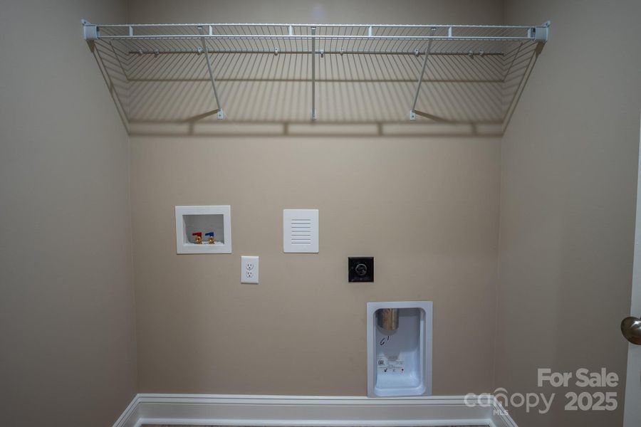 Spacious, unfurnished interior of a new home in , Lincolnton (Image 14).