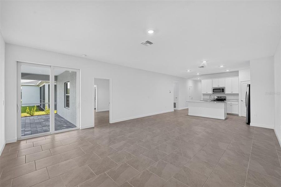 Spacious, unfurnished interior of a new home in Lennar at Turnleaf, Punta Gorda (Image 16). Spacious, unfurnished interior of a new home in Lennar at Turnleaf, Punta Gorda (Image 16).
