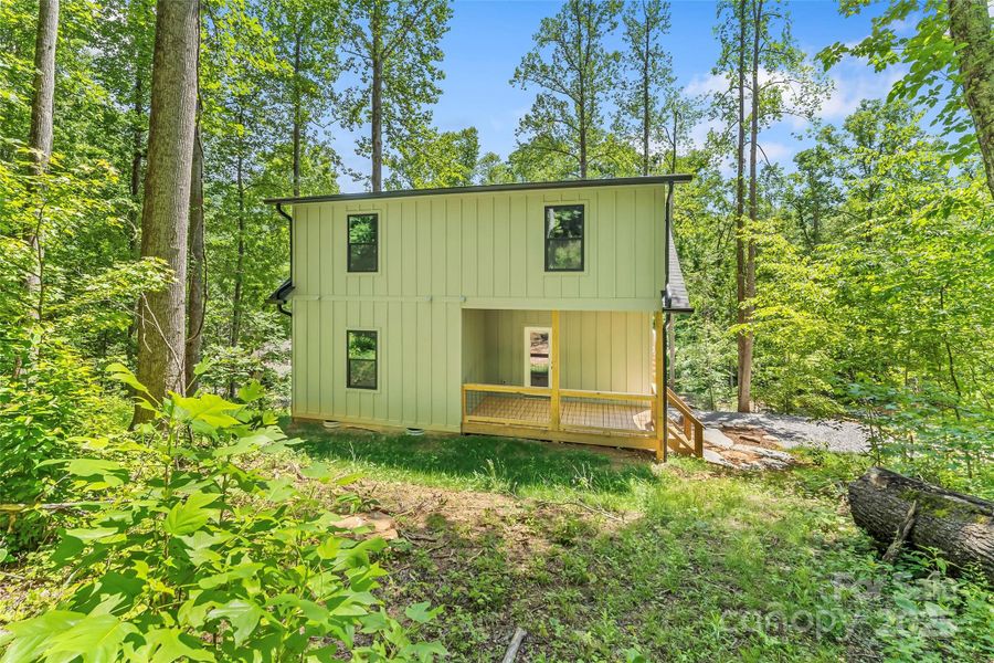 Exterior details and patio area of a home in , Marion (Image 26).