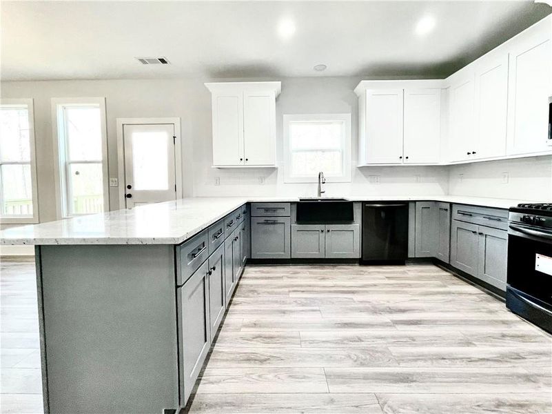 Furnished interior view inside a new home in , Waleska (Image 5).