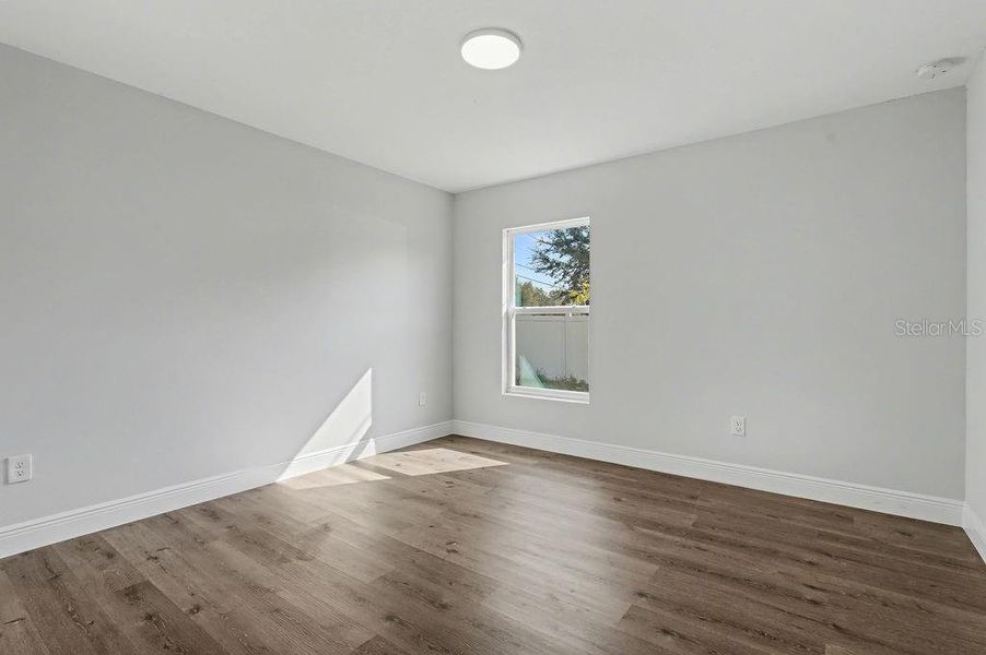 Spacious, unfurnished interior of a new home in , Ocala (Image 16).