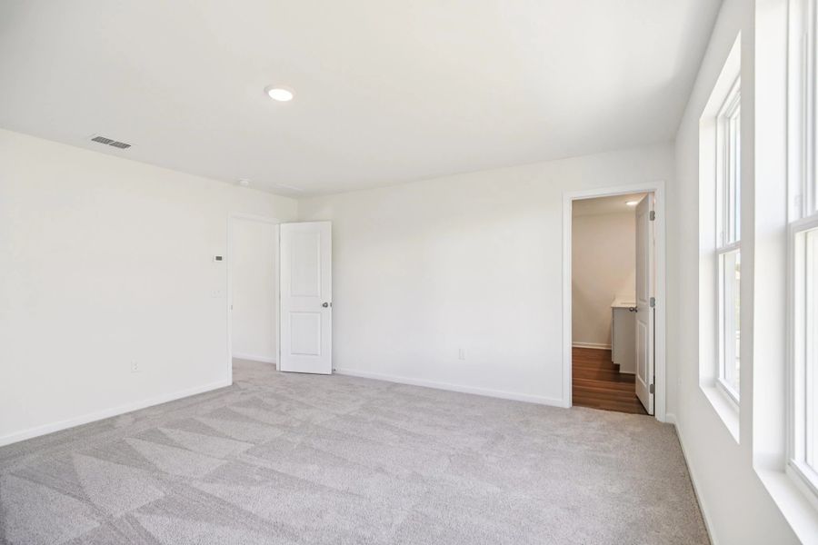 Representative unfurnished interior of a home built from the Pegasus by Starlight Homes in Sunrise at Arbor Ridge, La Vergne (Image 20).