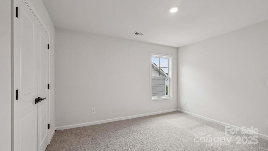 Spacious, unfurnished interior of a new home in Falls Cove, Troutman (Image 29).