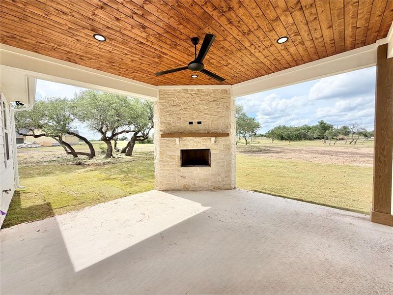 Exterior details and patio area of a home in , Weatherford (Image 29).