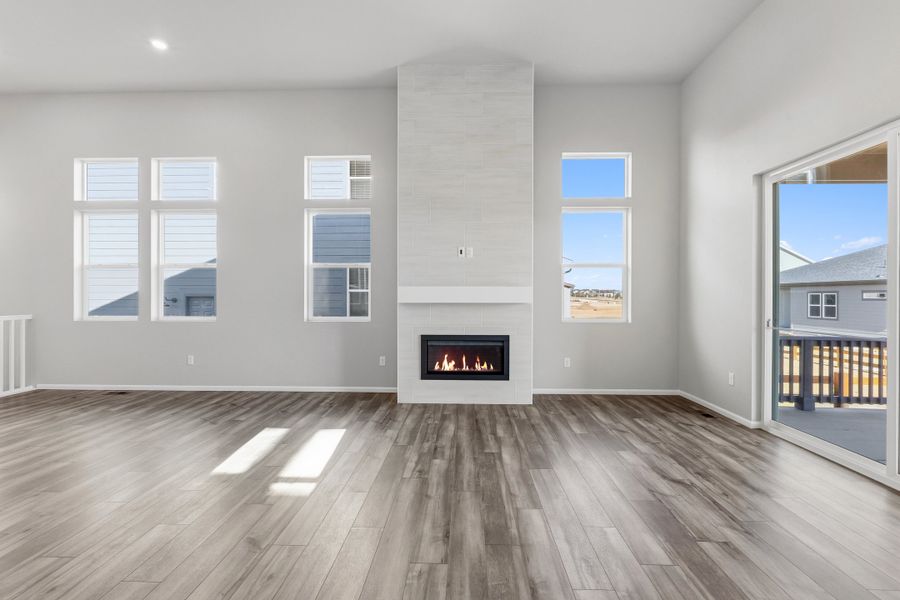 Spacious, unfurnished interior of a new home in Talon Pointe, Thornton (Image 12).