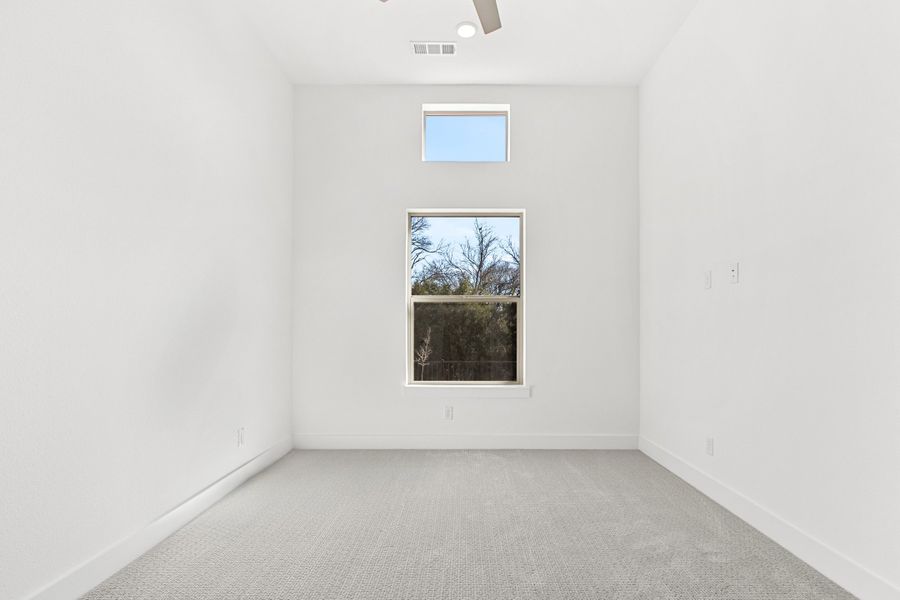 Spacious, unfurnished interior of a new home in Cottonwood Creek, Rowlett (Image 22).