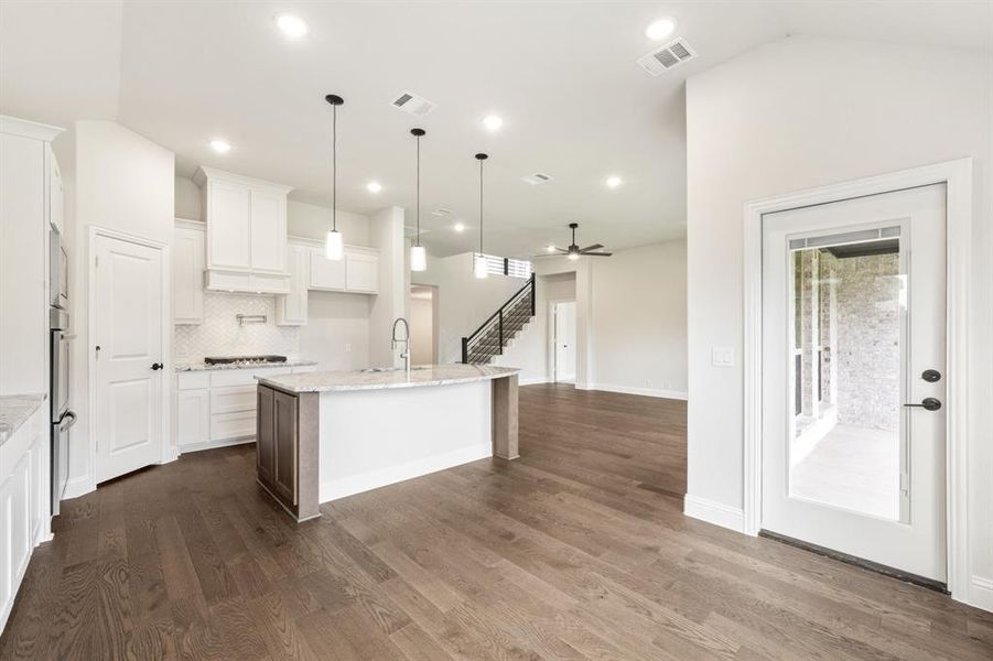 Image 39 of a home in Hampton Park. Image 39 of a home in Hampton Park.