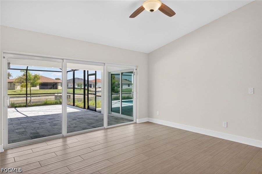 Spacious, unfurnished interior of a new home in Cape Coral, Cape Coral (Image 33).
