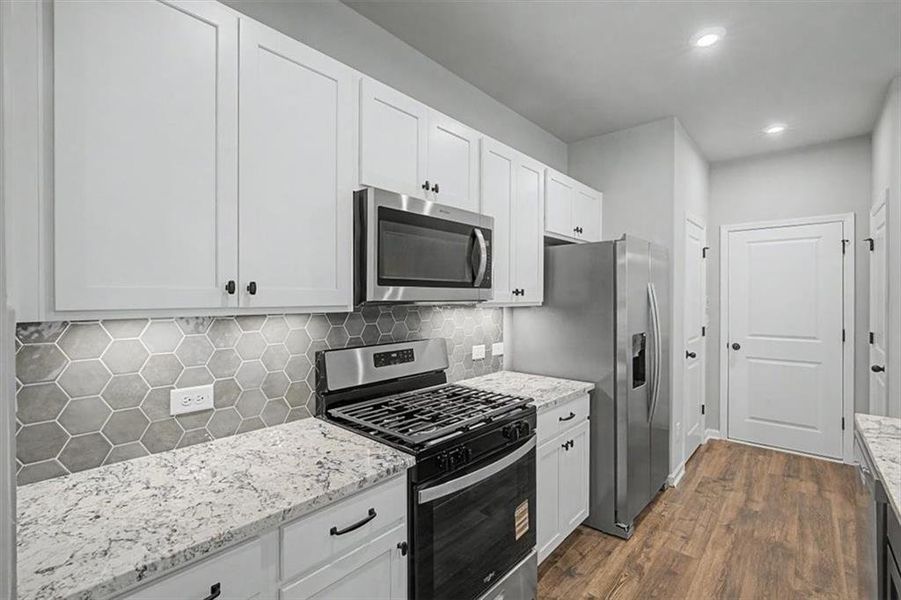 Furnished interior view inside a new home in Sawmill Creek, Austell (Image 11).