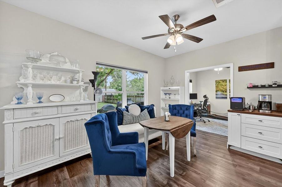Furnished interior view inside a new home in , Cleburne (Image 27).