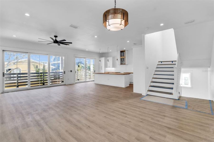 Spacious, unfurnished interior of a new home in , Bradenton Beach (Image 17).