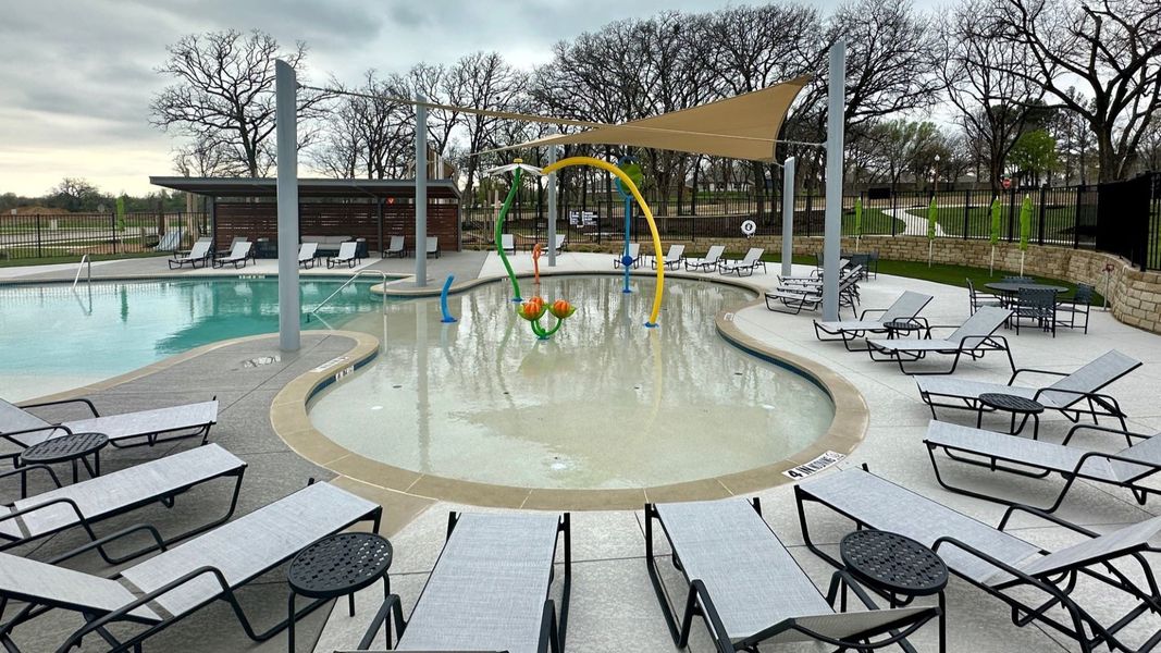 Community amenities associated with the Falcon by D.R. Horton in Eagle Creek, Denton (Image 6).