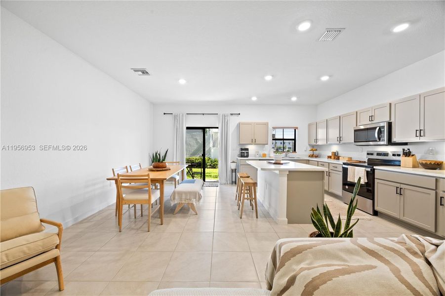 Furnished interior view inside a new home in , Pompano Beach (Image 8).