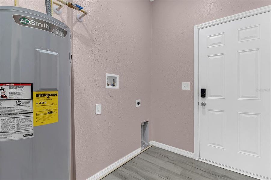 Spacious, unfurnished interior of a new home in , New Smyrna Beach (Image 28). Spacious, unfurnished interior of a new home in , New Smyrna Beach (Image 28).