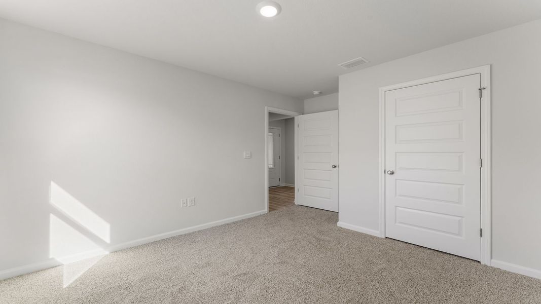 Representative unfurnished interior of a home built from the Lakeside by D.R. Horton in Sunny Hills, Chipley (Image 20).