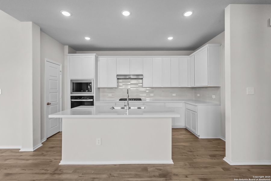 Furnished interior view inside a new home in Sunflower Ridge, New Braunfels (Image 6). Furnished interior view inside a new home in Sunflower Ridge, New Braunfels (Image 6).