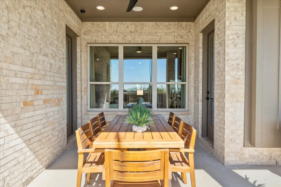 Exterior details and patio area of a home in Walton Ridge, Corinth (Image 3).