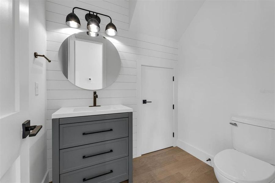 Furnished interior view inside a new home in , Orlando (Image 34).