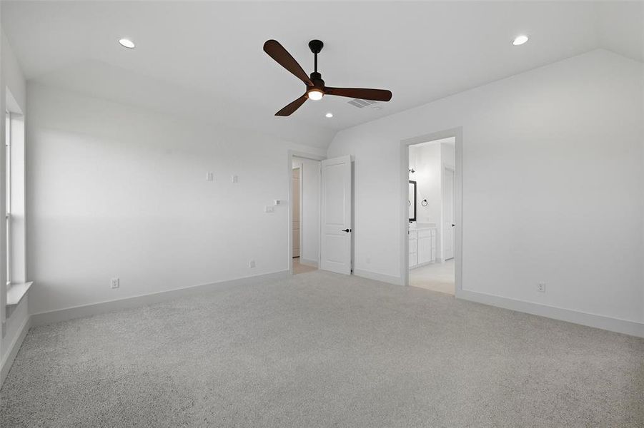 Image 39 of a home in Eagles Bluff.