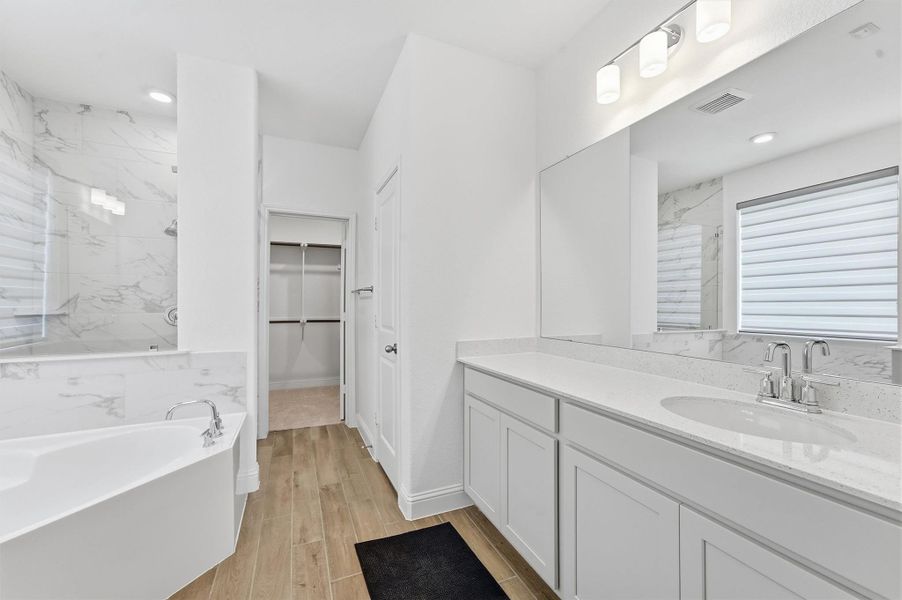 Primary en-suite