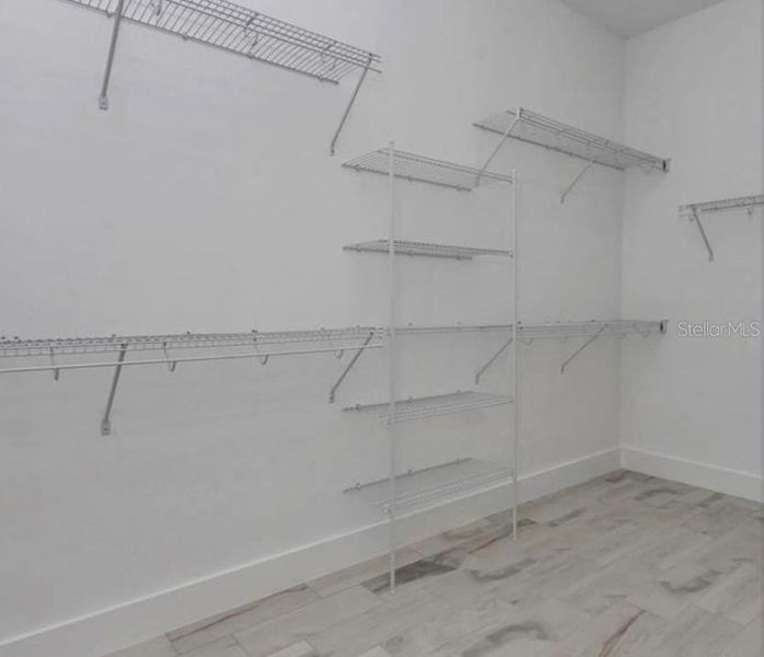 Spacious, unfurnished interior of a new home in , Ocala (Image 14).
