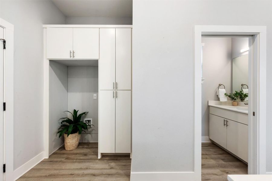 Furnished interior view inside a new home in , Austin (Image 10). Furnished interior view inside a new home in , Austin (Image 10).