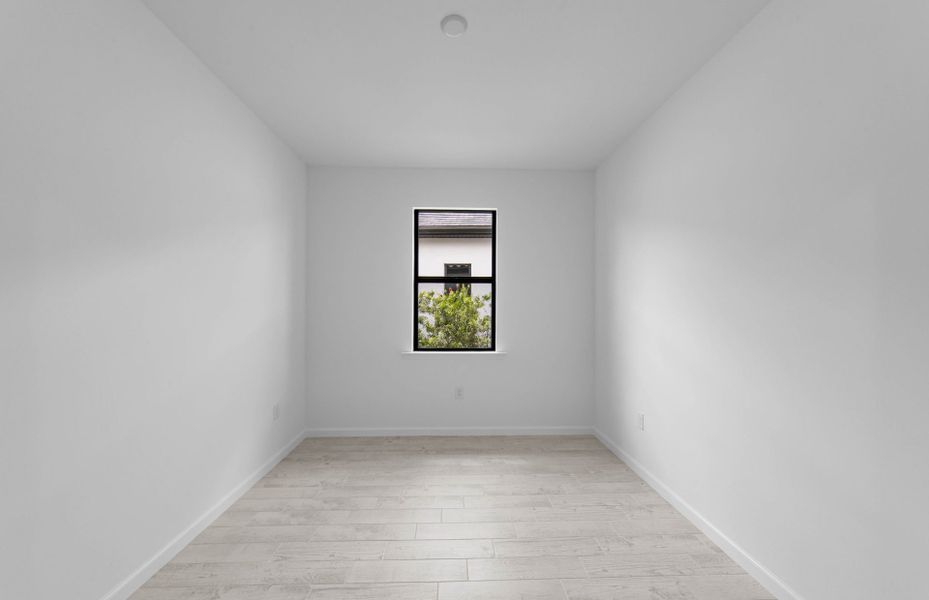 Spacious, unfurnished interior of a new home in Terreno, Naples (Image 21).