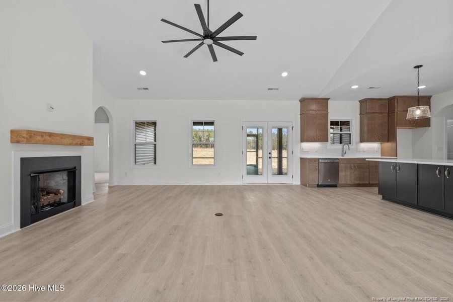 REPRESENTATION PHOTO REPRESENTATION PHOTO