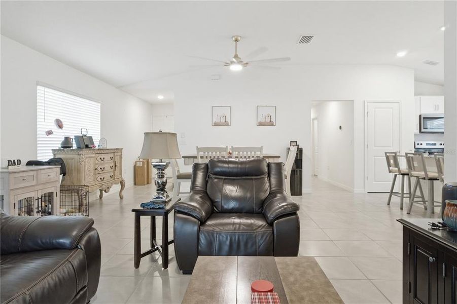 Furnished interior view inside a new home in , Auburndale (Image 6).