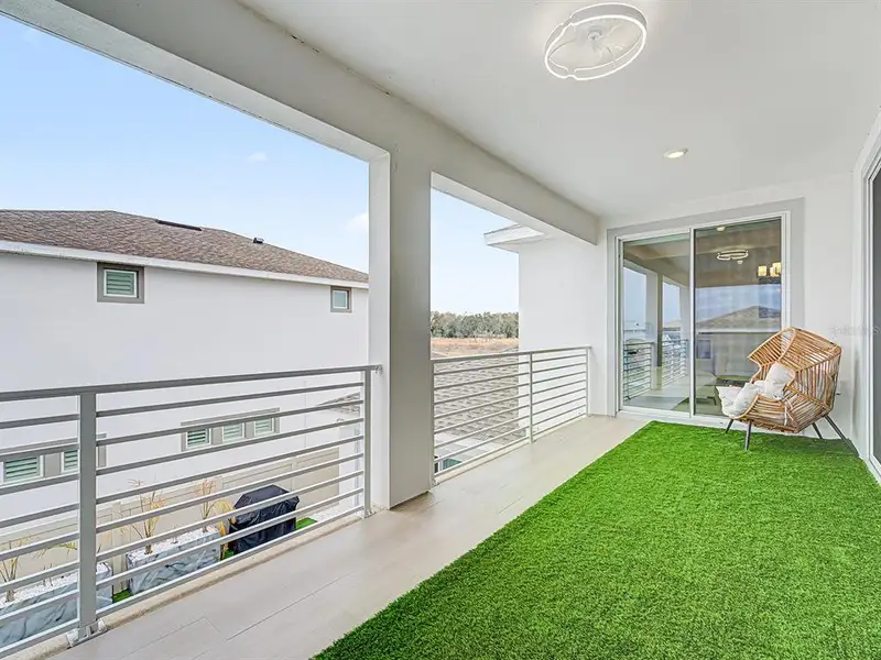 Exterior details and patio area of a home in , San Antonio (Image 4).