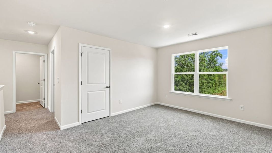 Spacious, unfurnished interior of a new home in Spring Ridge, Anderson (Image 36).