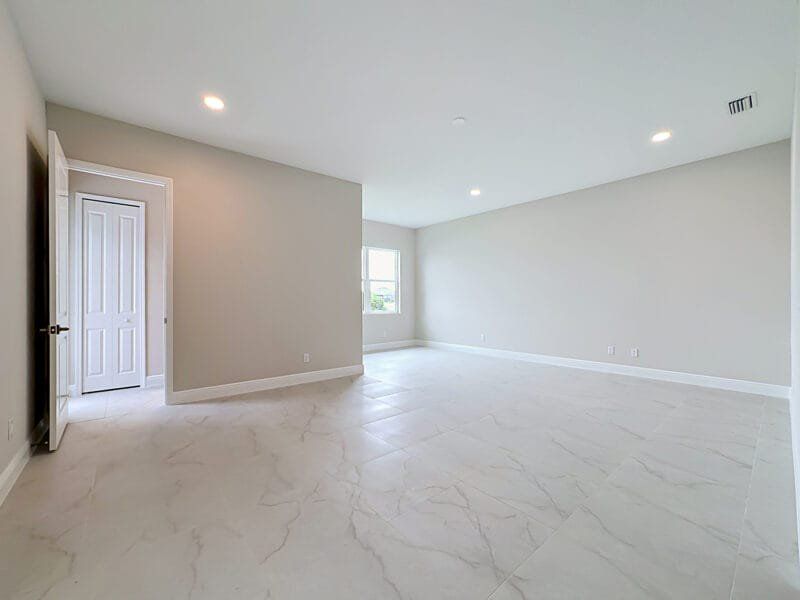 Spacious, unfurnished interior of a new home in River Preserve Estates, Parrish (Image 43).