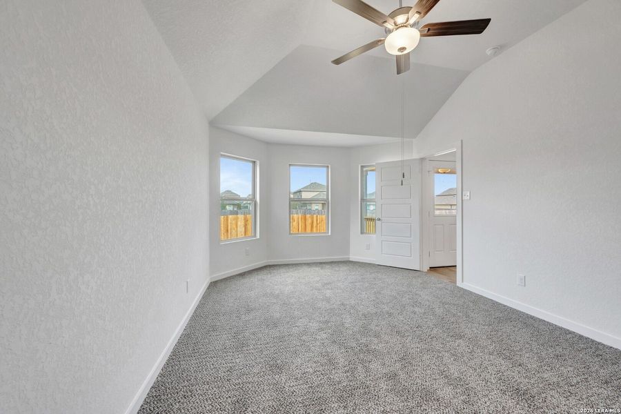 Spacious, unfurnished interior of a new home in Winding Brook, San Antonio (Image 29). Spacious, unfurnished interior of a new home in Winding Brook, San Antonio (Image 29).