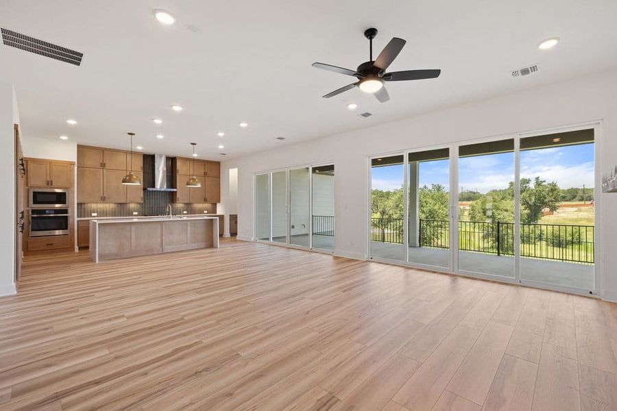 Spacious, unfurnished interior of a new home in Lariat, Liberty Hill (Image 36).