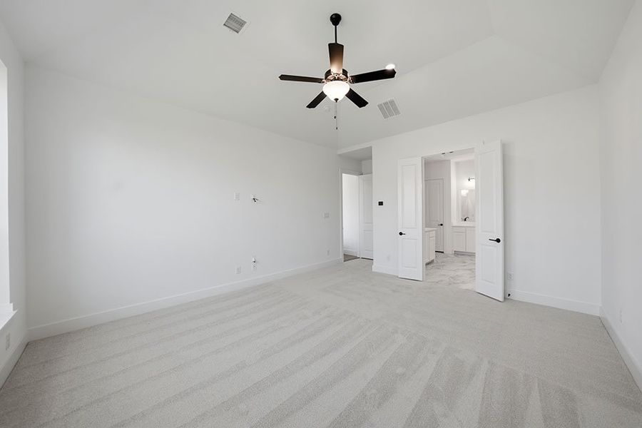 Spacious, unfurnished interior of a new home in Inspiration - Paradise Village, Lucas (Image 32). Spacious, unfurnished interior of a new home in Inspiration - Paradise Village, Lucas (Image 32).