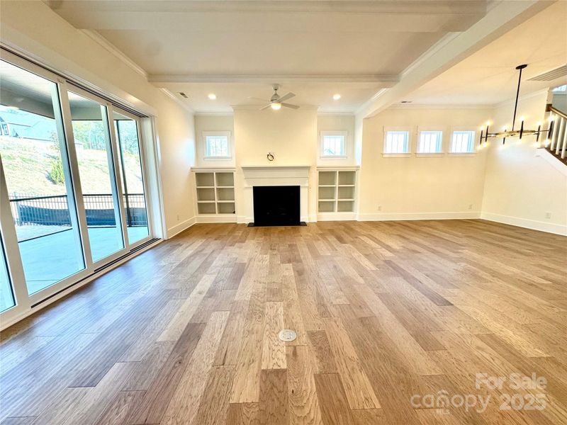 Spacious, unfurnished interior of a new home in Cumberland, Concord (Image 9).