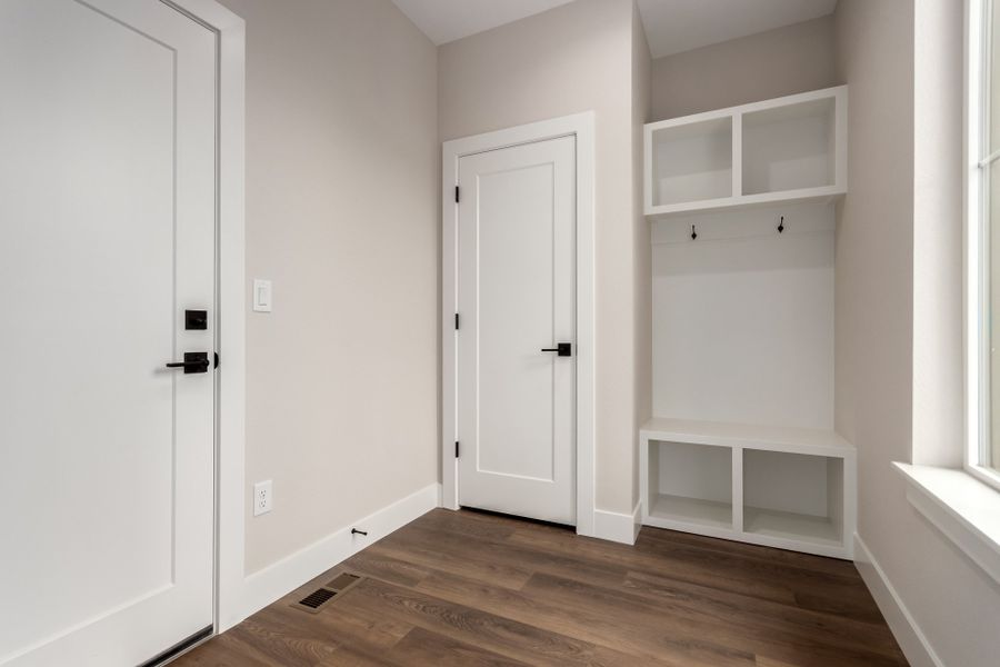 Spacious, unfurnished interior of a new home in West Grange, Longmont (Image 49).