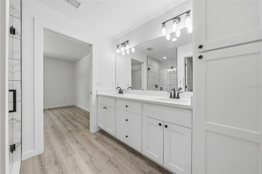 Furnished interior view inside a new home in , Dunnellon (Image 6).