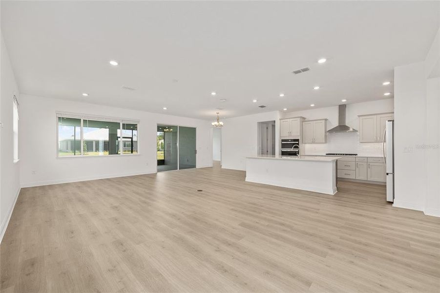Spacious, unfurnished interior of a new home in , Ocala (Image 27).