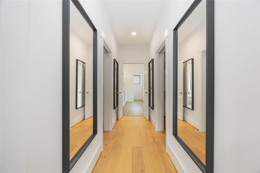 Spacious, unfurnished interior of a new home in Timbergrove Trails, Houston (Image 21). Spacious, unfurnished interior of a new home in Timbergrove Trails, Houston (Image 21).
