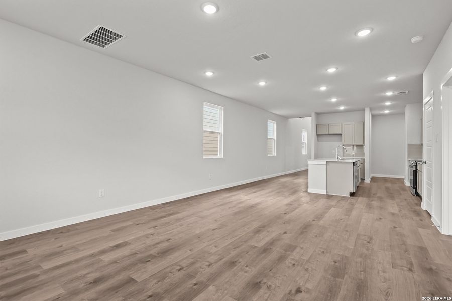 Spacious, unfurnished interior of a new home in Park Place, New Braunfels (Image 22).