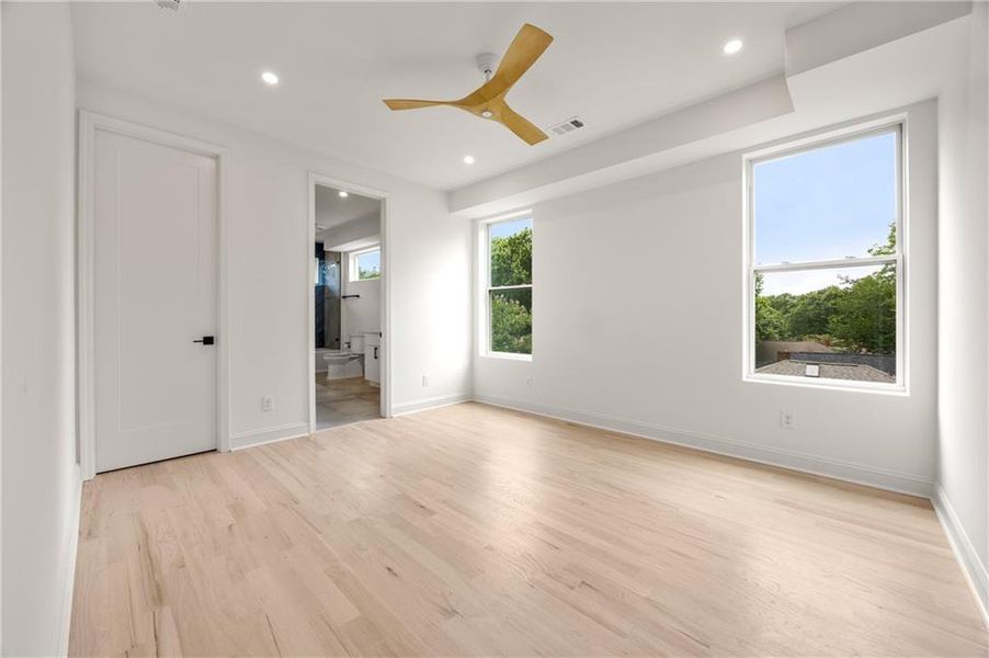 Spacious, unfurnished interior of a new home in , Atlanta (Image 21). Spacious, unfurnished interior of a new home in , Atlanta (Image 21).