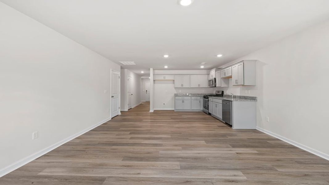 Spacious, unfurnished interior of a new home in Cedar Gap, Fountain Inn (Image 22).