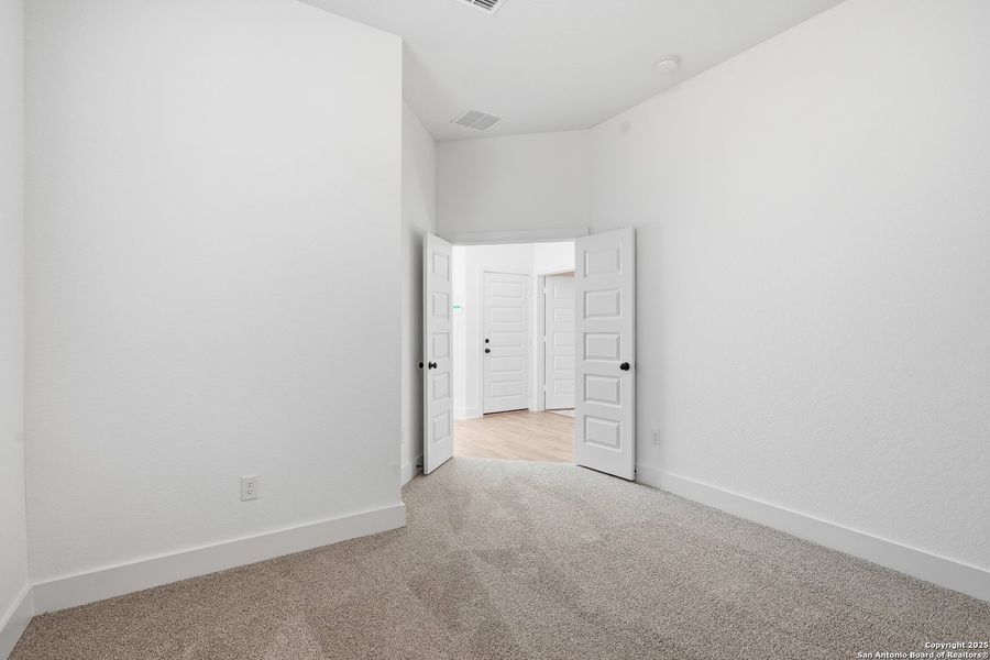 Spacious, unfurnished interior of a new home in Stillwater Ranch, San Antonio (Image 41). Spacious, unfurnished interior of a new home in Stillwater Ranch, San Antonio (Image 41).